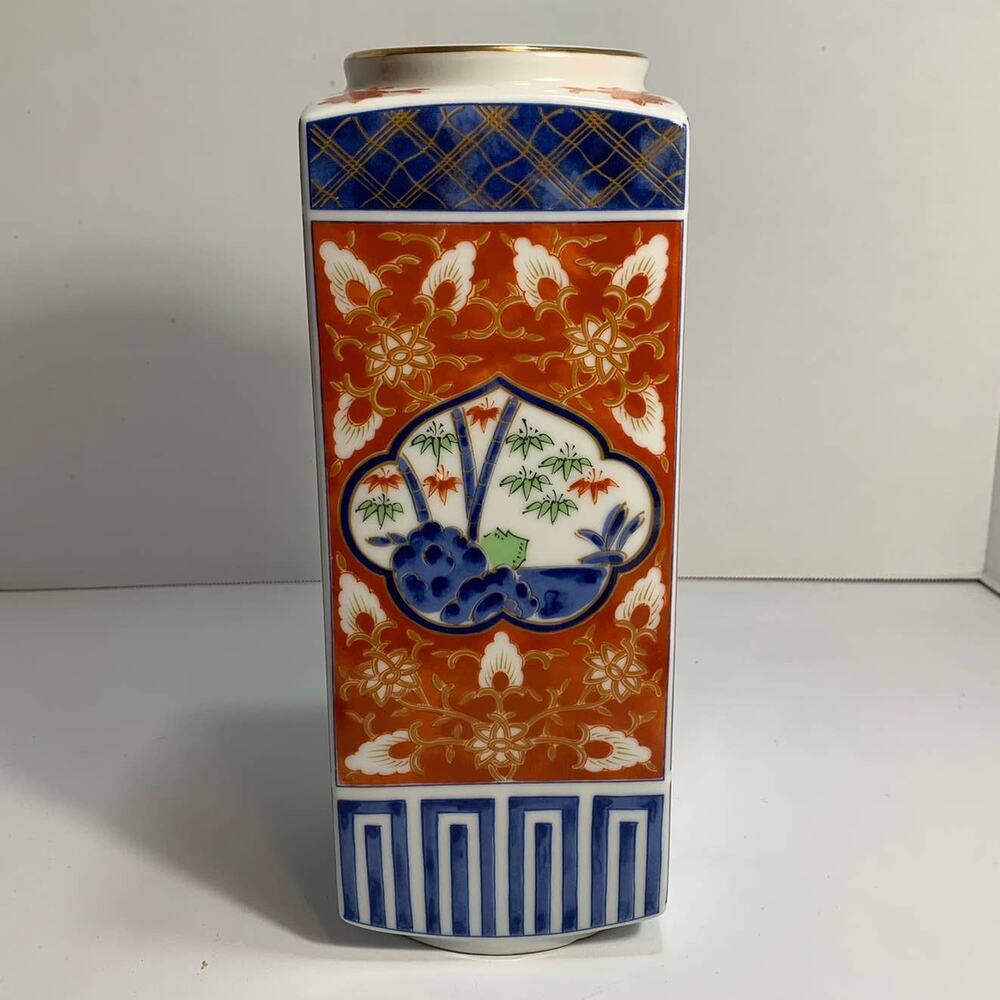 Lovely Rare Vintage Japanese Square Porcelain Vase Red Blue Green & Gold Gilt - Picture 4 of 8